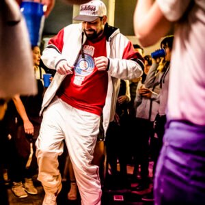 photo soir&eacute;e hold up ladies