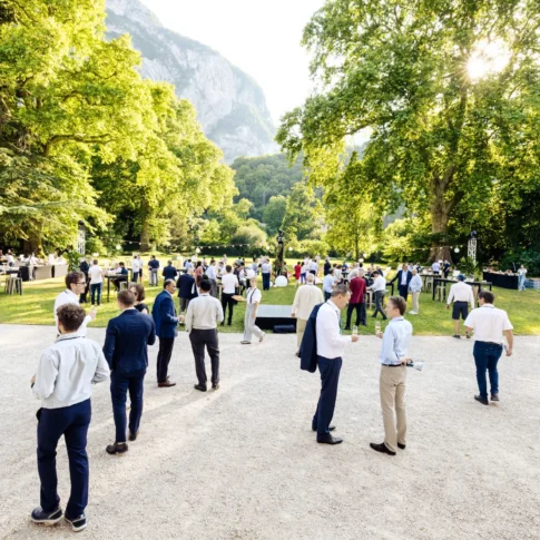 evenement scientifique au chateau de sassenage lors d'un soirée d'été
