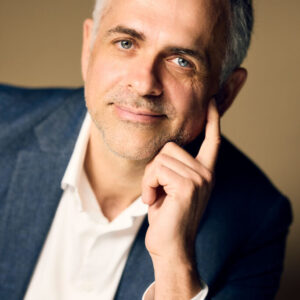 portrait corporate sur fond classique