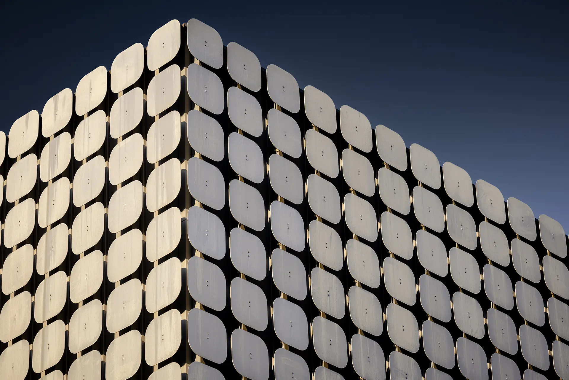 photographie de la fa&ccedil;ade de l'agence de la mobilit&eacute; de Grenoble sur le boulevard joseph Vallier