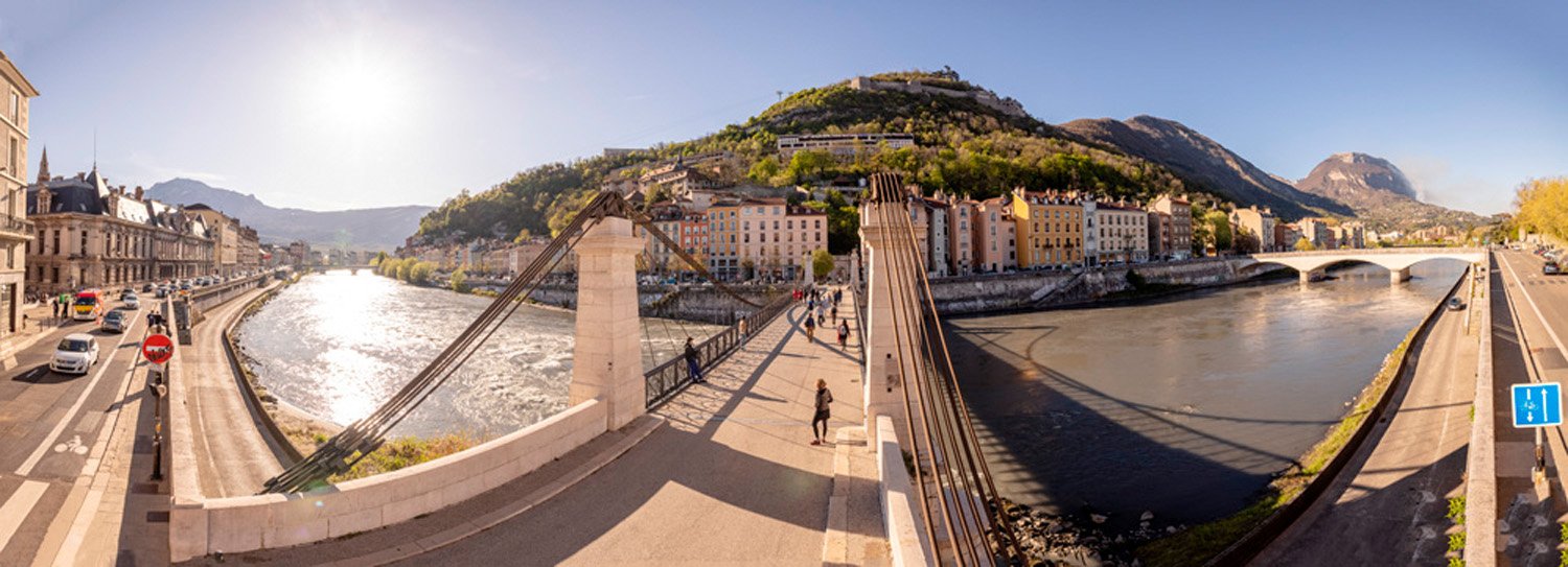 photo panoramique des quais de Grenoble