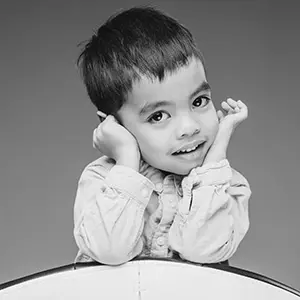 portrait studio famille grenoble noir et blanc